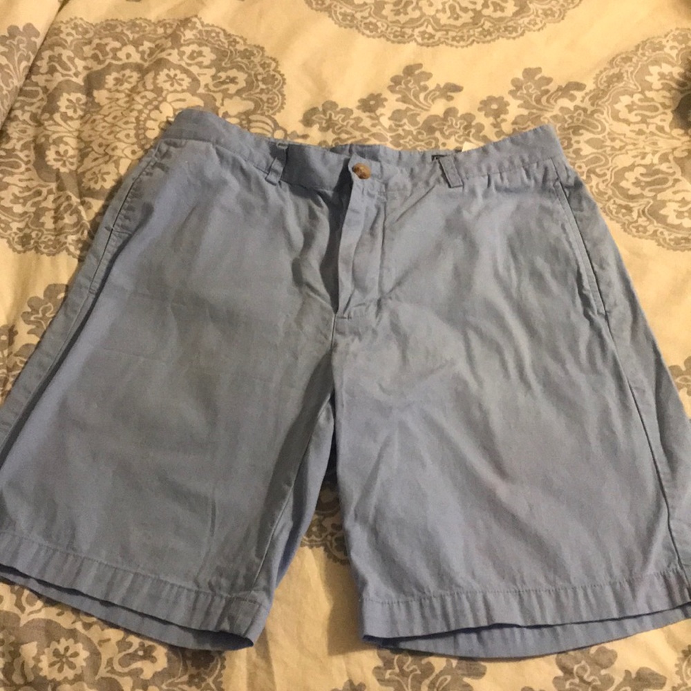 Vineyard vines light blue shorts